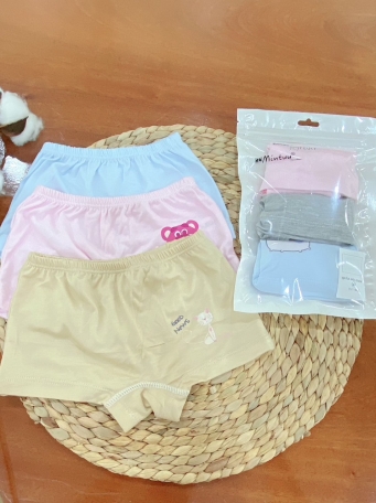 Quần đùi chíp in hình cho bé gái chất liệu vải sợi tre,  thương hiệu MINTUU